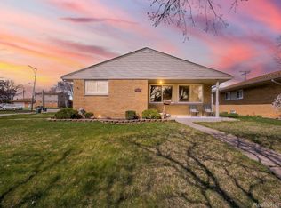 21563 Winshall Ct, Saint Clair Shores, MI 48081