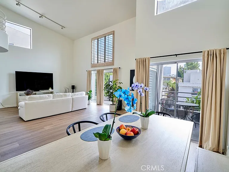 1617 S Beverly Glen Blvd #303 — Photo 11