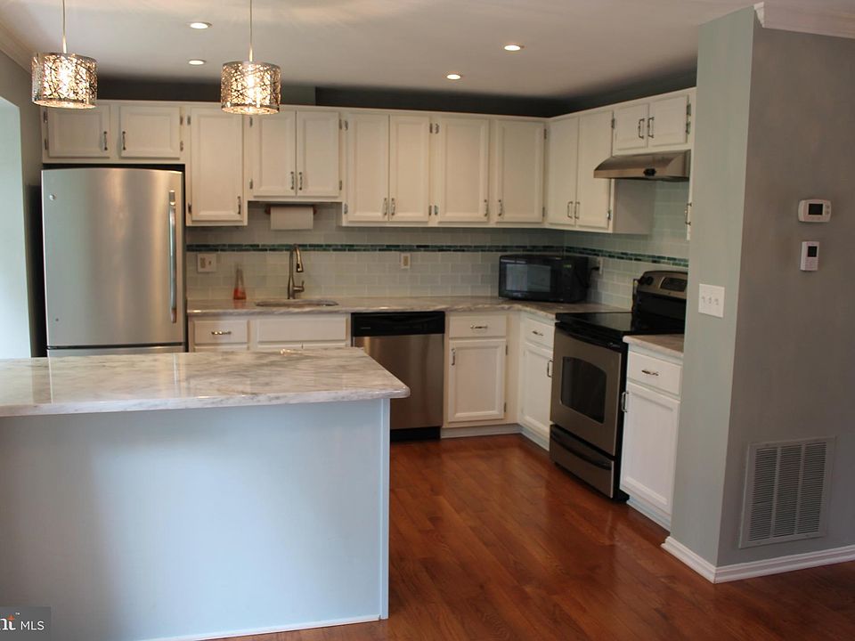 1st image of 6645 Rockleigh Way