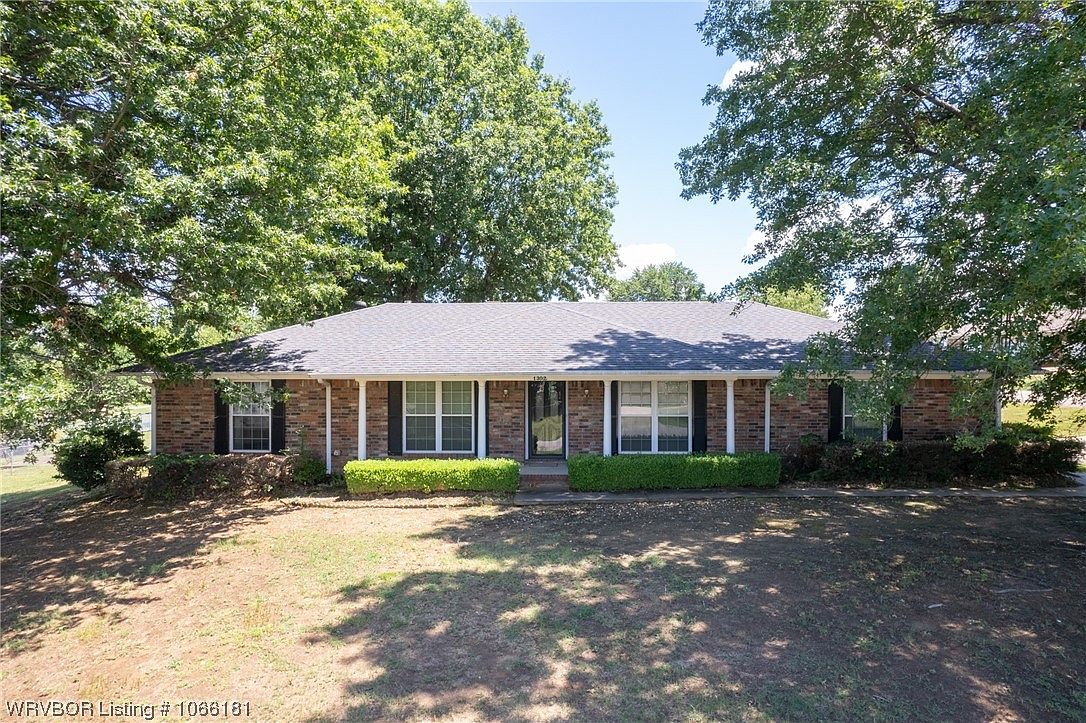 1302 N Hills Blvd, Van Buren, AR 72956 Zillow