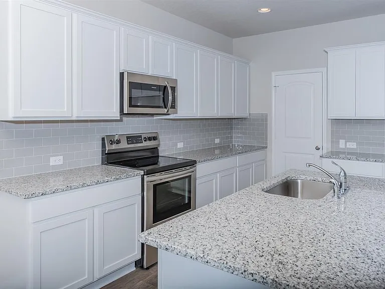 6621 Kildare Dr — Photo 10