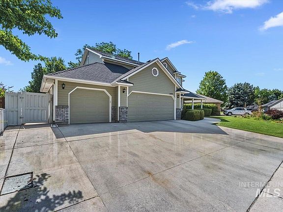 3rd image of 6190 N Drake Way