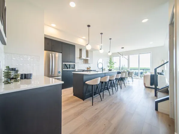 55 W Heritage Heath, Cochrane, AB T4C 3L3