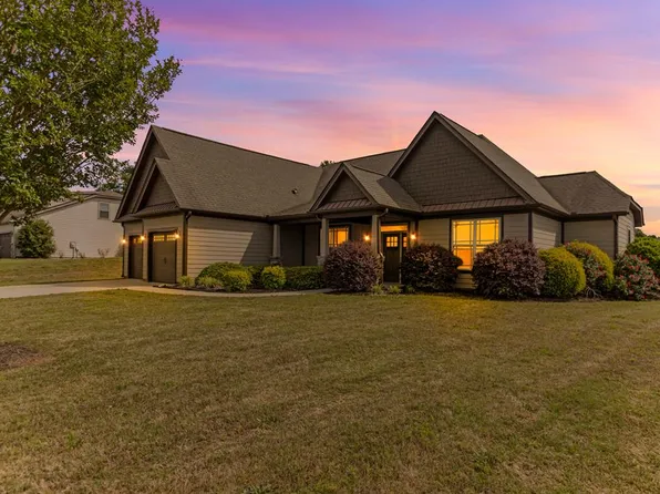 917 Garnet Cir, Chesnee, SC 29323