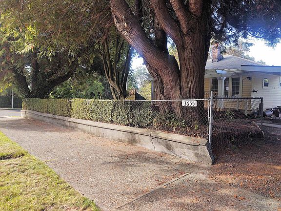 Very private large lot.