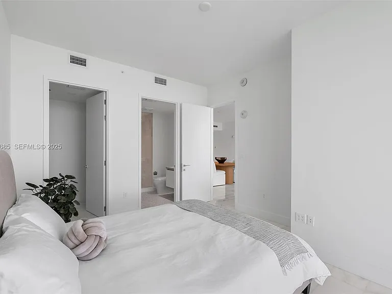 700 NE 26th Ter #3602 — Photo 17