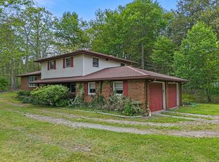 3127 Sussex Dr, Tobyhanna, PA 18466