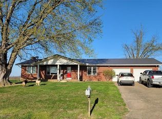 1852 S McCoy Ridge Rd, Stockport, OH 43787