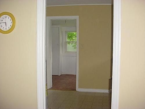 3rd image of 150 E 2nd St