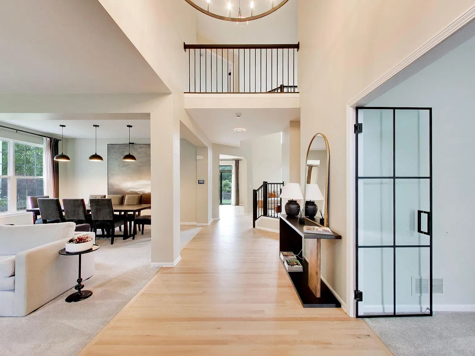 4 bed, 3.5 bath, 3735 sqft, $6,300 — Photo 4