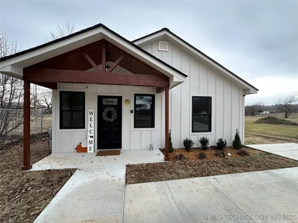 413 E Tutt St, Henryetta, OK 74437