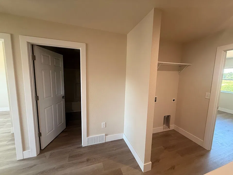 3020 Bennington Ct