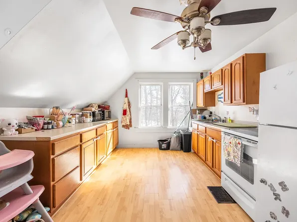 117 Park St #2, Orono, ME 04473