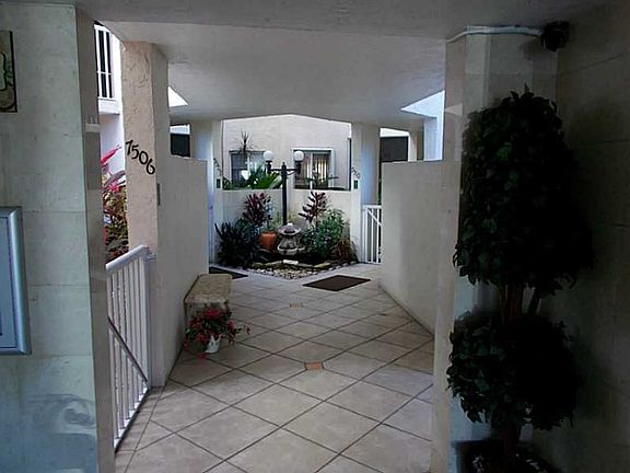 4th image of 7588 Granville Dr