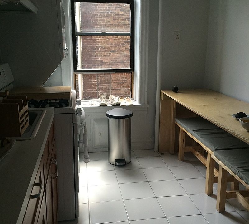 2nd image of 246 Cornelia St APT B5