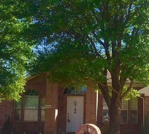 2nd image of 1602 Redwood Dr