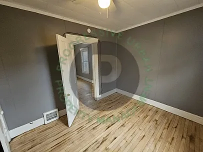 2059 W 105th St #4 — Photo 8