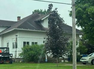 504 W 3rd St, Vinton, IA 52349