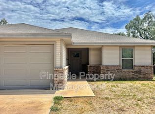 908 N Garfield St, San Angelo, TX 76901