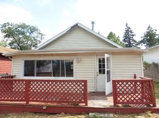 208 Woodland Dr, Round Lake Beach, IL 60073