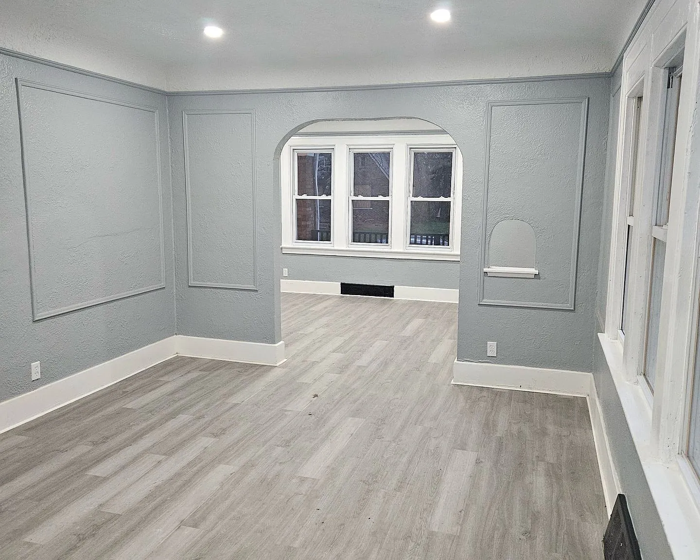 5221 Lakeview — Photo 2