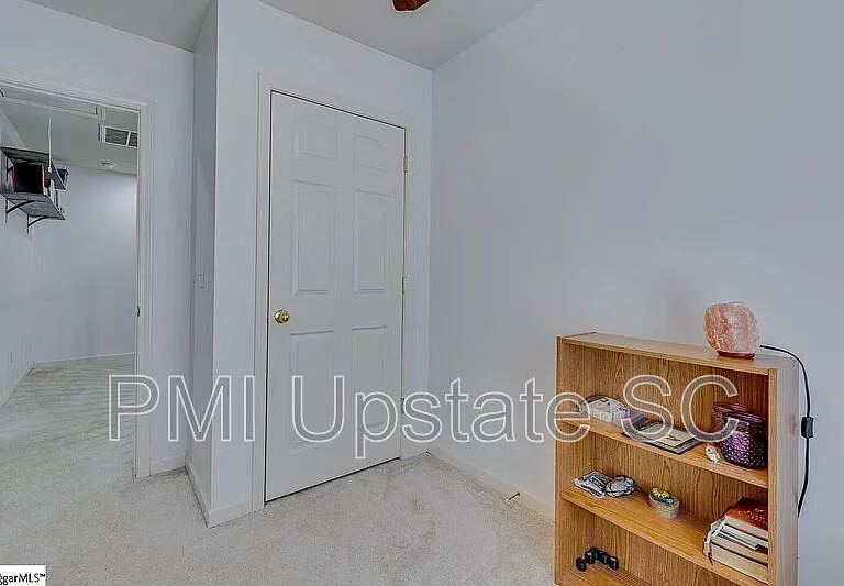 1122 E Lee Rd — Photo 23