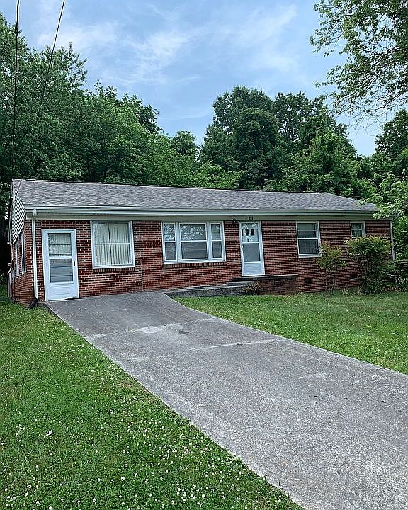 1st image of 541 W Hillcrest Dr