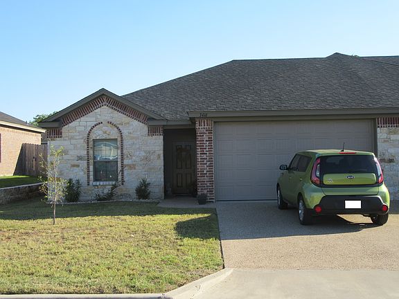 2nd image of 3414 3416 Canyon Crossing Dr