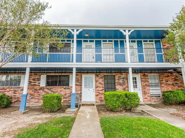 724 S 1st St #A7, La Porte, TX 77571