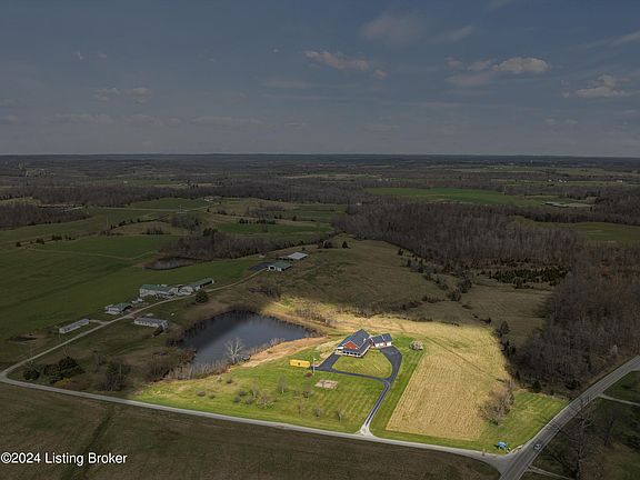3rd image of 100 Smith Ln