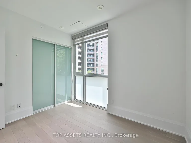 101 Erskine Ave #Townhouse 10 — Photo 37