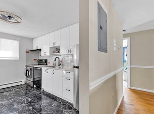 8 Woodcrest Ct APT 6, Weymouth, MA 02190