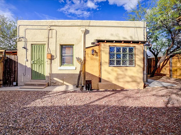 520 E Helen St — Photo 24