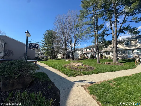 88 East Gate Lane #88, Hamden, CT 06514
