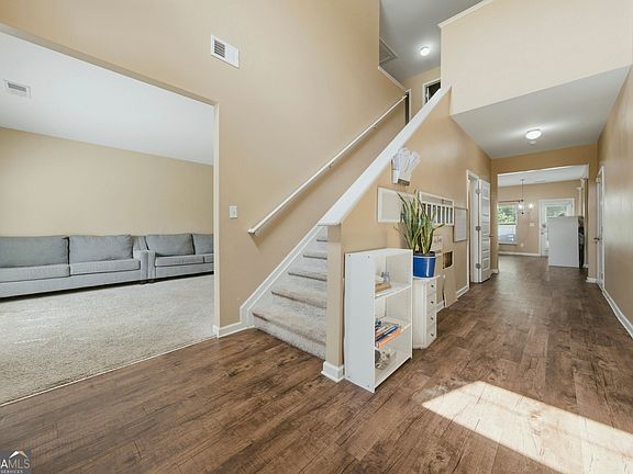 2nd image of 8419 Hillspire Dr