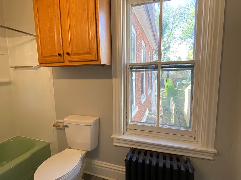 236 W Pomfret St #2A — Photo 9