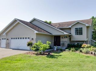 655 Caneday Ct, Taylors Falls, MN 55084