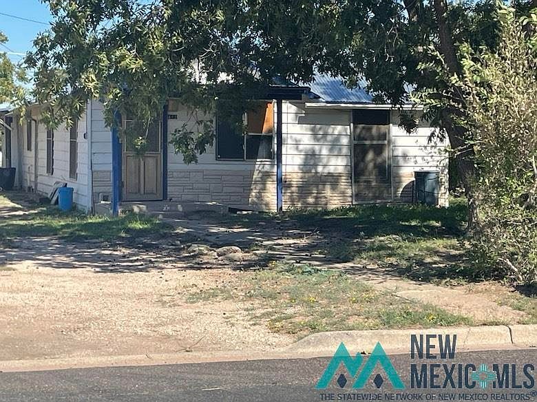 1st image of 412 W Main St