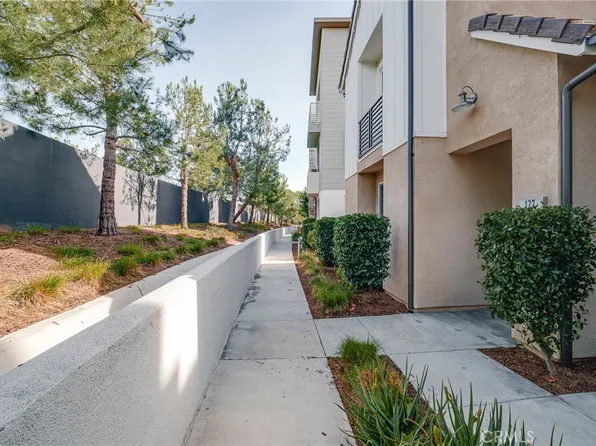 127 Stage, Irvine, CA 92618