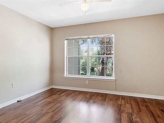 5th image of 3523 Hampshire Ct APT 202