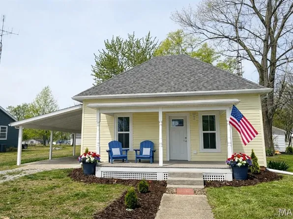 113 E Maple St, Brownstown, IL 62418