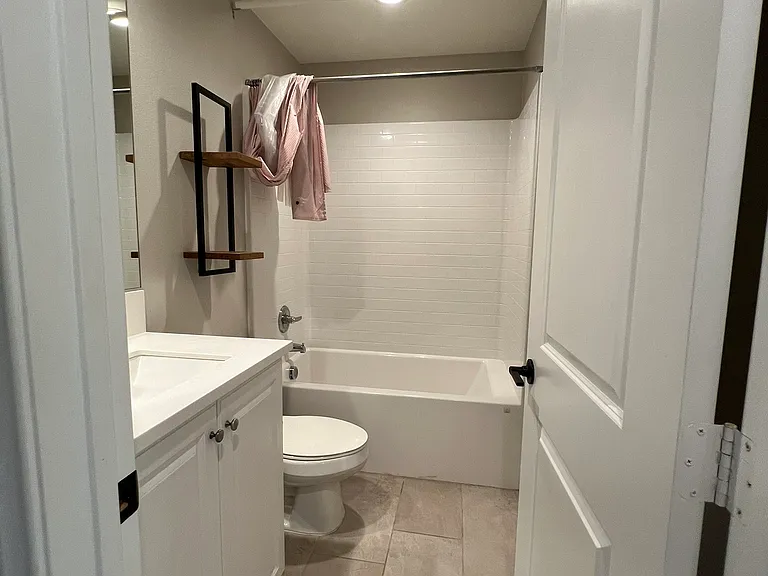 907 Slate St — Photo 25