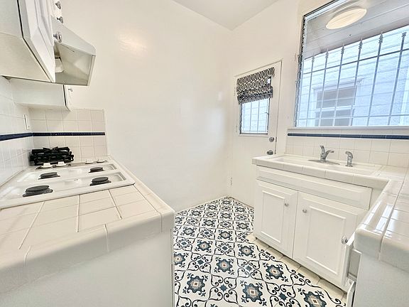 5th image of 144 S Canon Dr APT 2