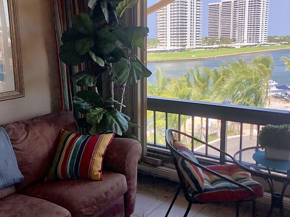2nd image of 1036 Us Highway 1 APT 423