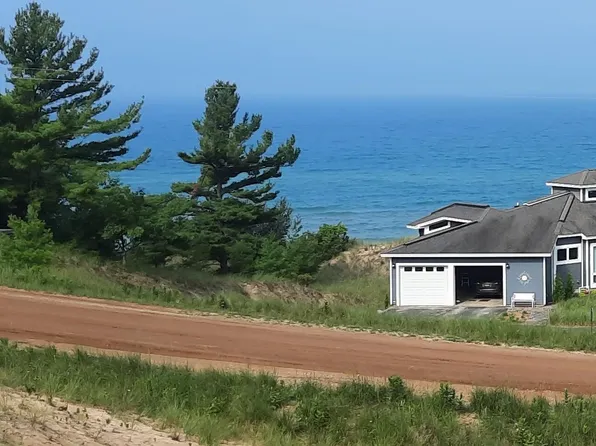 Lakeside Ave, Onekama, MI 49675