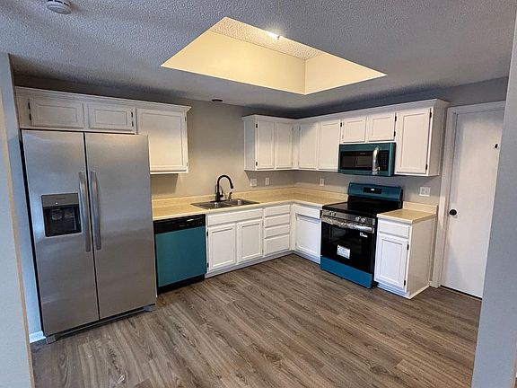 5th image of 11011 Askew Ave