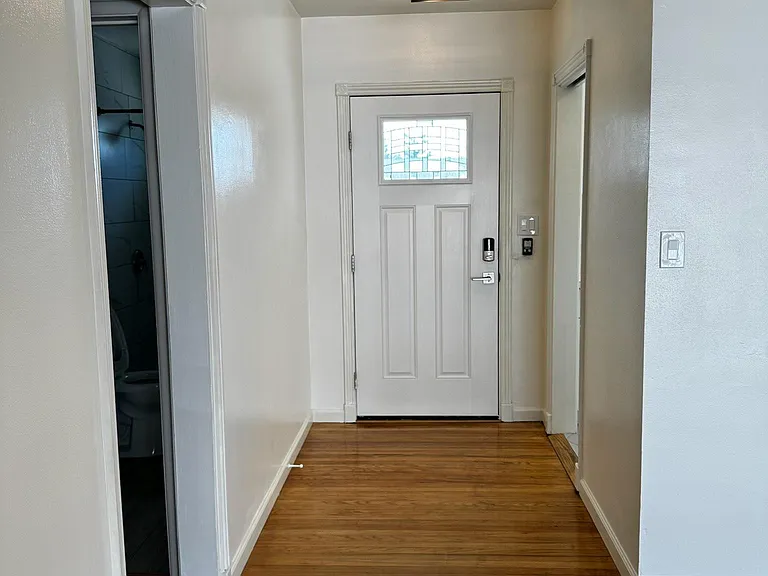 1611 W Hill Ave — Photo 2