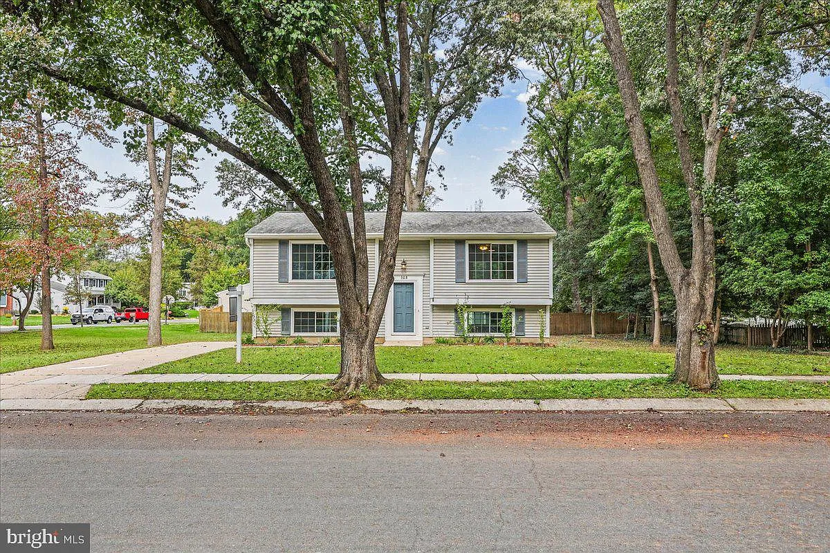 3 bed, 2.0 bath, 1680 sqft, $3,000 — Photo 1