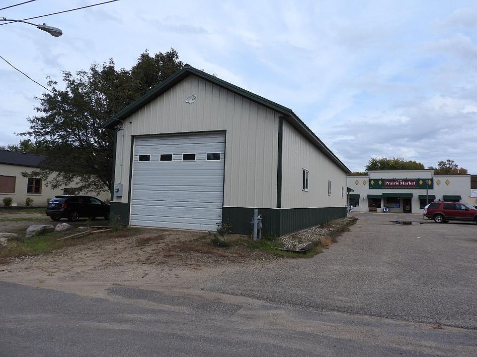 2nd image of 25 Juniper St N