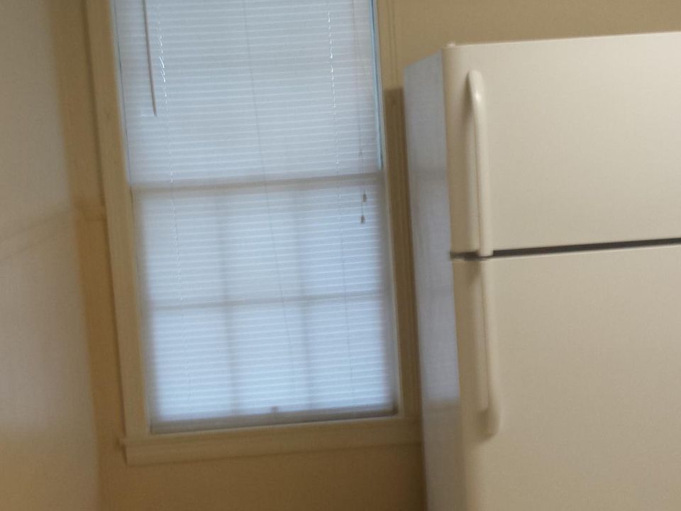 2nd image of 412 Vine St #412